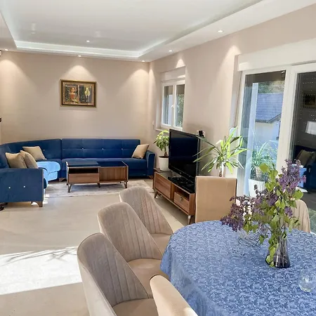 Villa Tomi