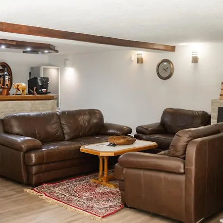Villa Tomi Tarcin